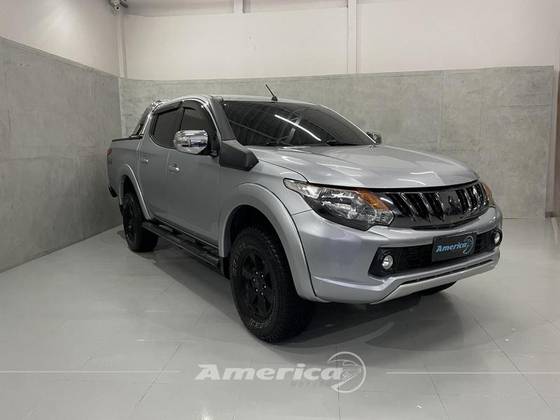 MITSUBISHI L200 TRITON 2.4 16V TURBO DIESEL SPORT HPE-S CD 4P 4X4 AUTOMÁTICO
